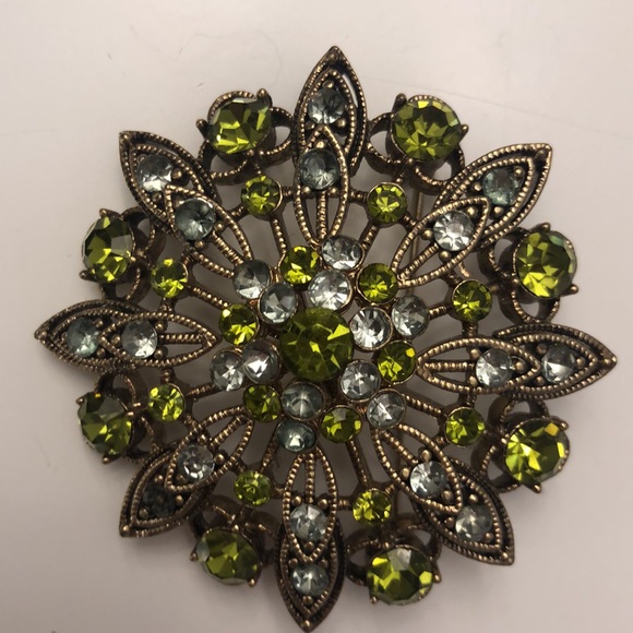 Two broaches sold together - Picture 3 of 6